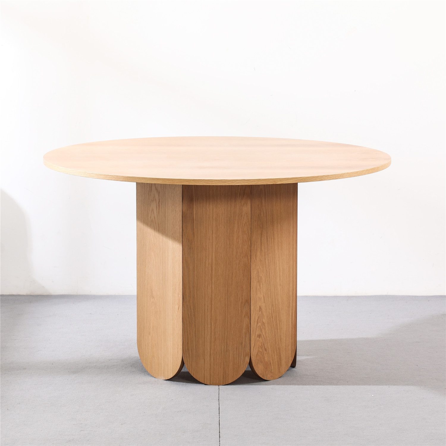 Naomi II Round Oak Veneer Dining Table – 120cm