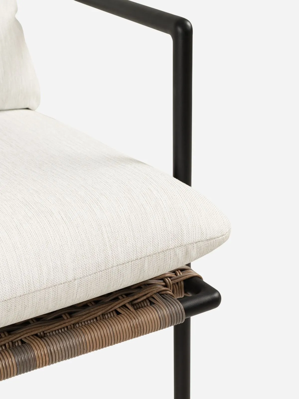 Eldric Outdoor Armchair – Natural Finish
